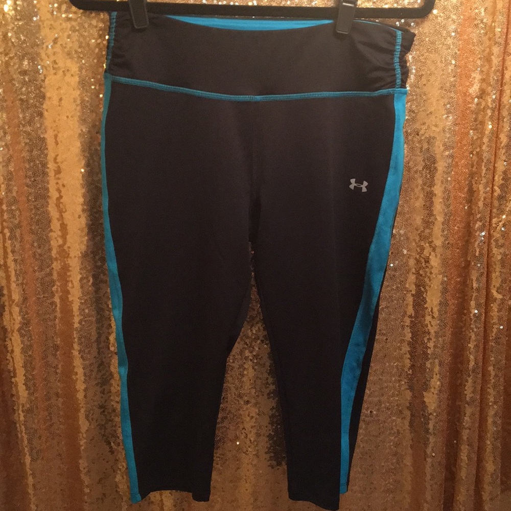 UnderArmour Black Fitted Crop Workout Pants